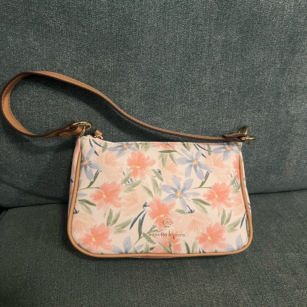 NWOT Nanette Lepore Barri Baguette Wristlet/Clutch